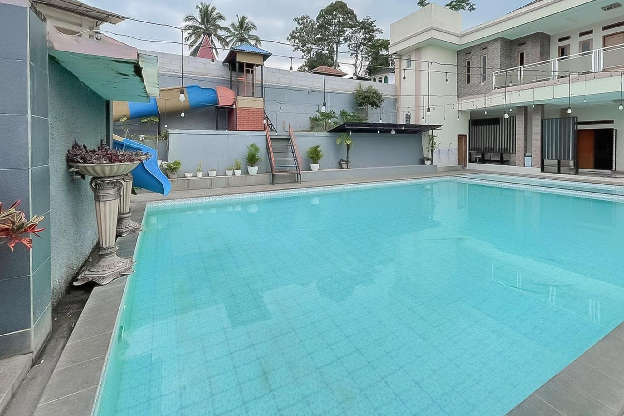 Reddoorz Resort Syariah At Rancakalong スメダン エクステリア 写真